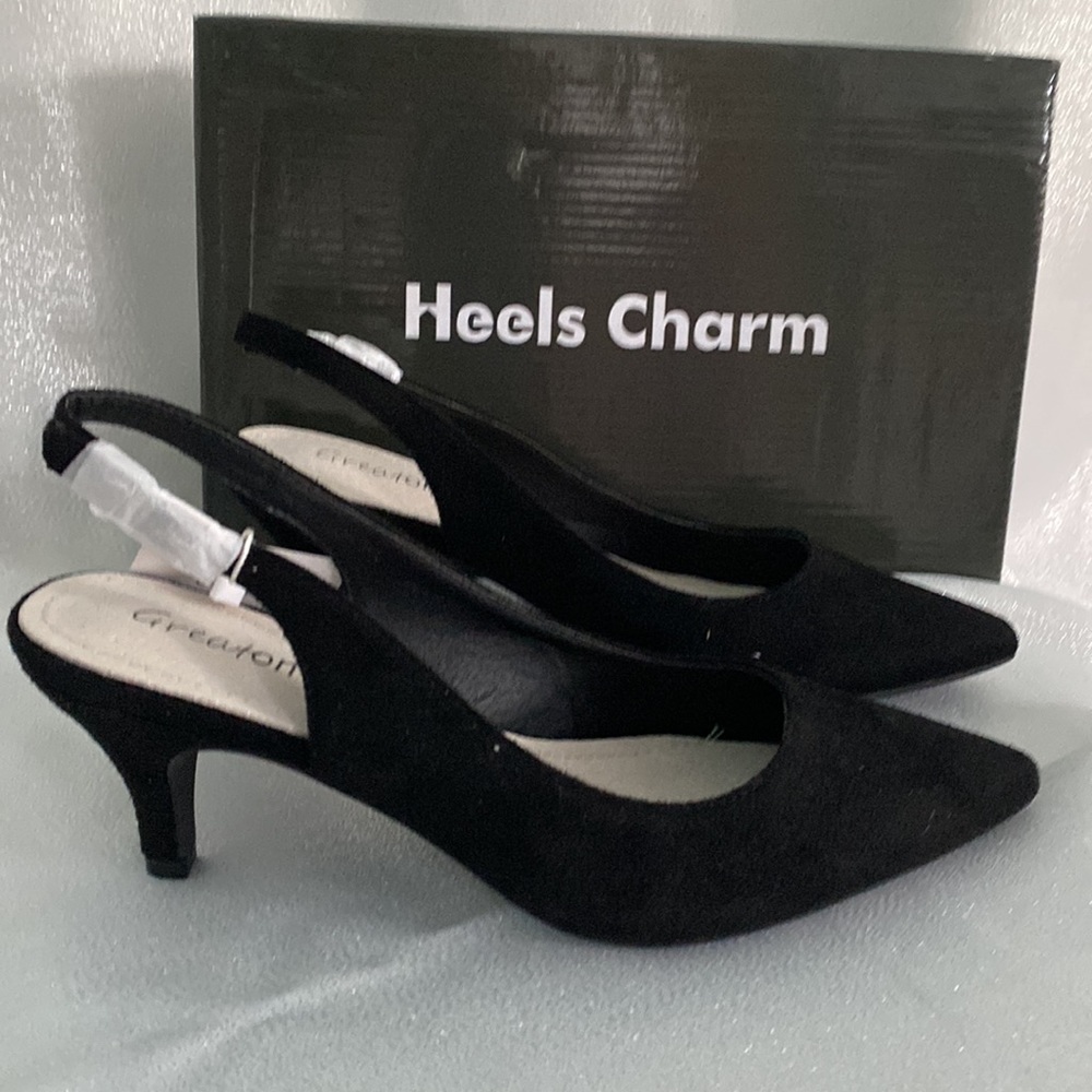 Shoes black pumps